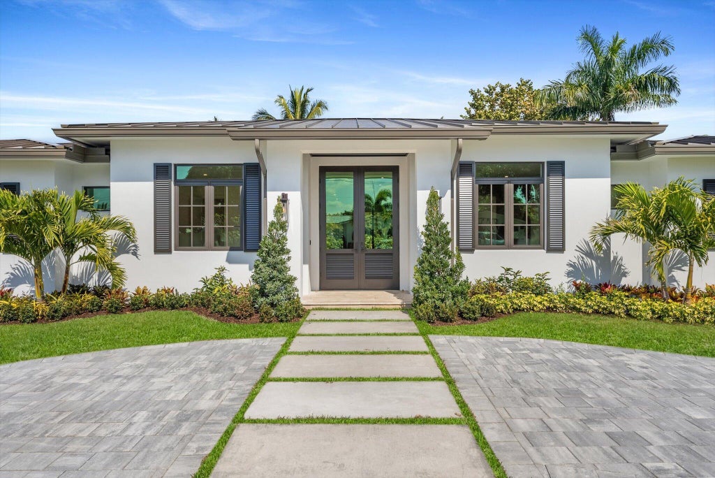 Photo of 715 MISSION HILL Road, Boynton Beach, FL 33435 (MLS # B26077271)