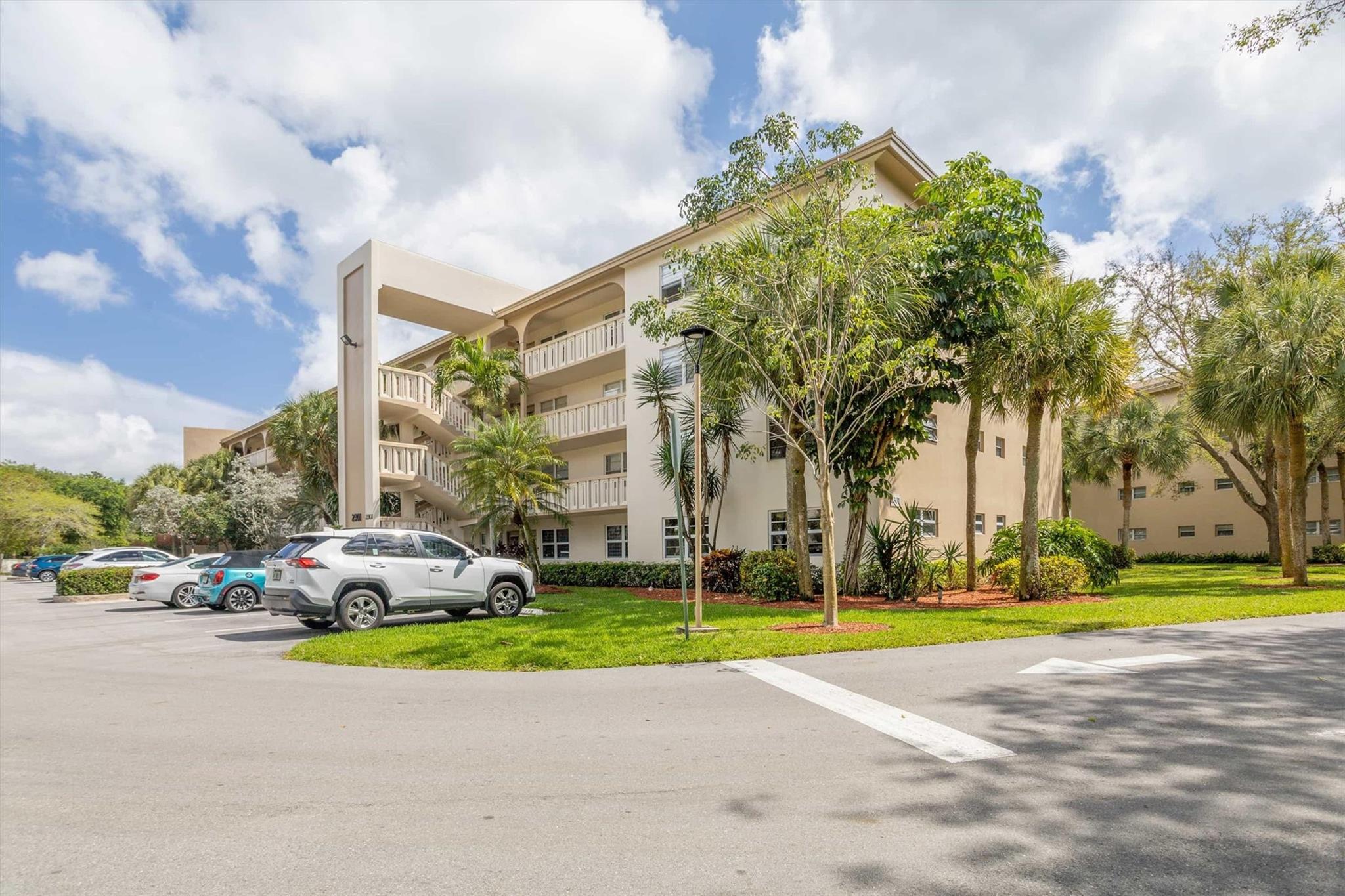Wynmoor  Lucaya - Residential