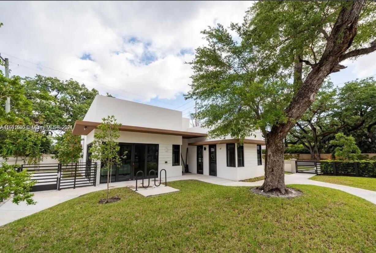 OAKS PLACE - Residential Lease