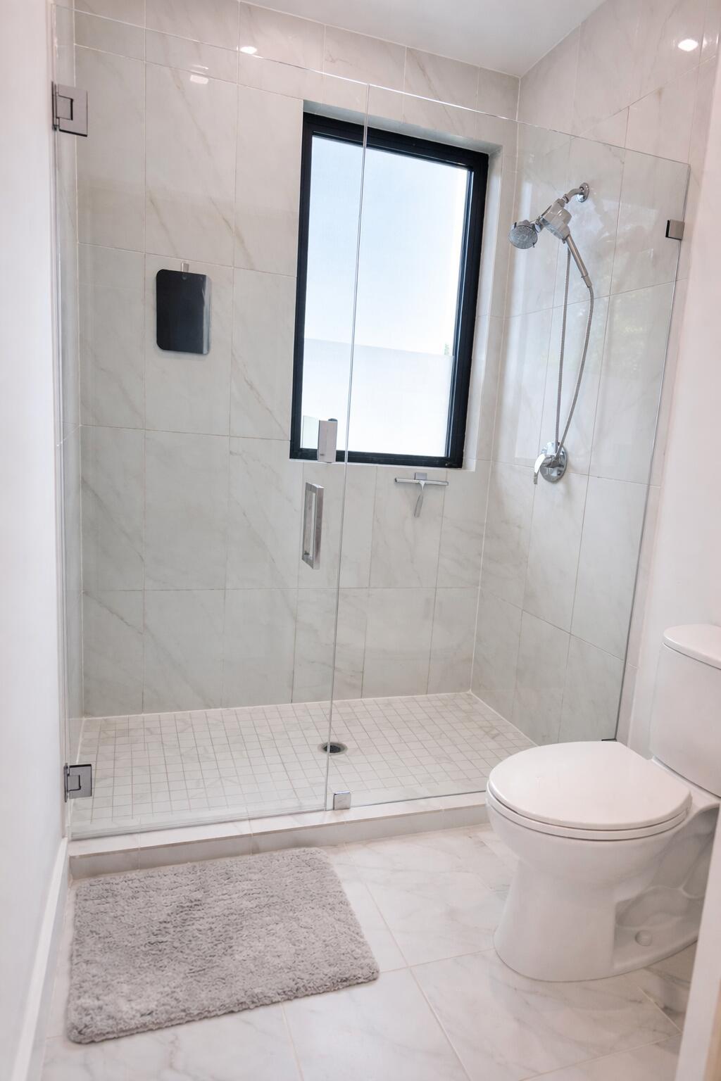 OAKS PLACE - Residential Lease