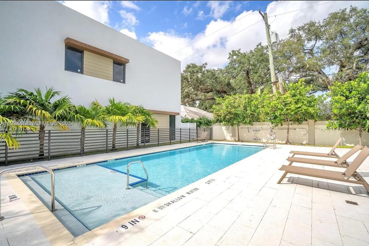 OAKS PLACE - Residential Lease