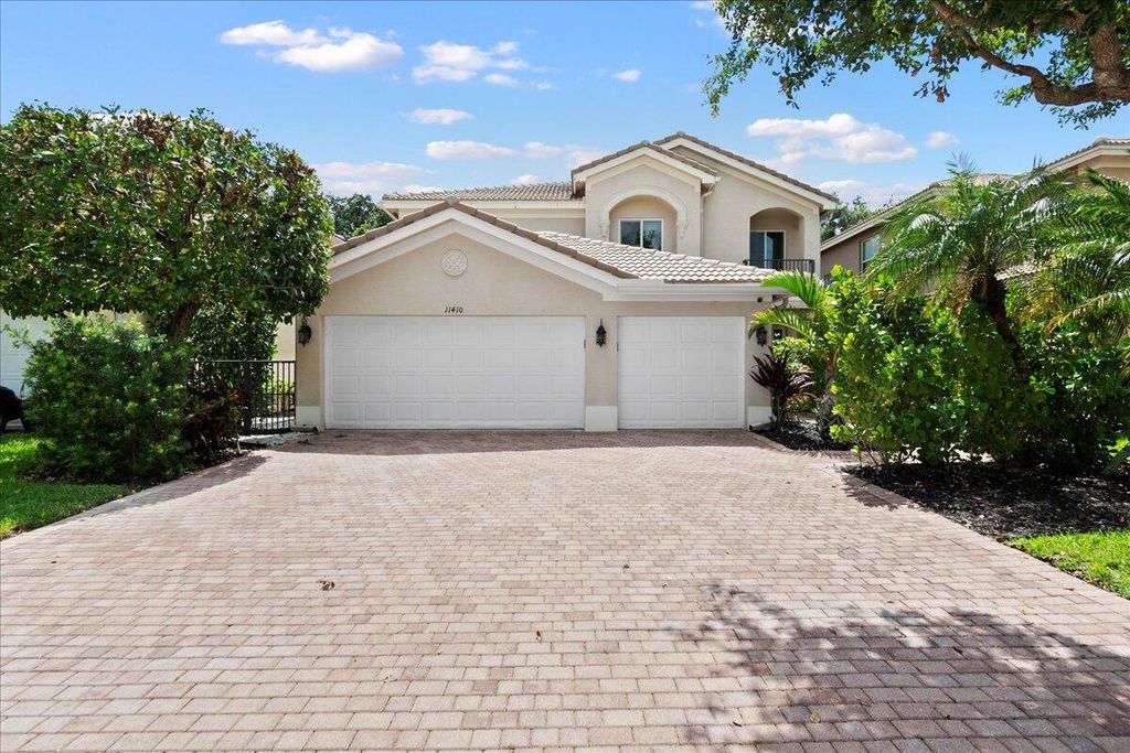 Photo of 11410 Millpond Greens Drive, Boynton Beach, FL 33473 (MLS # R11005958)