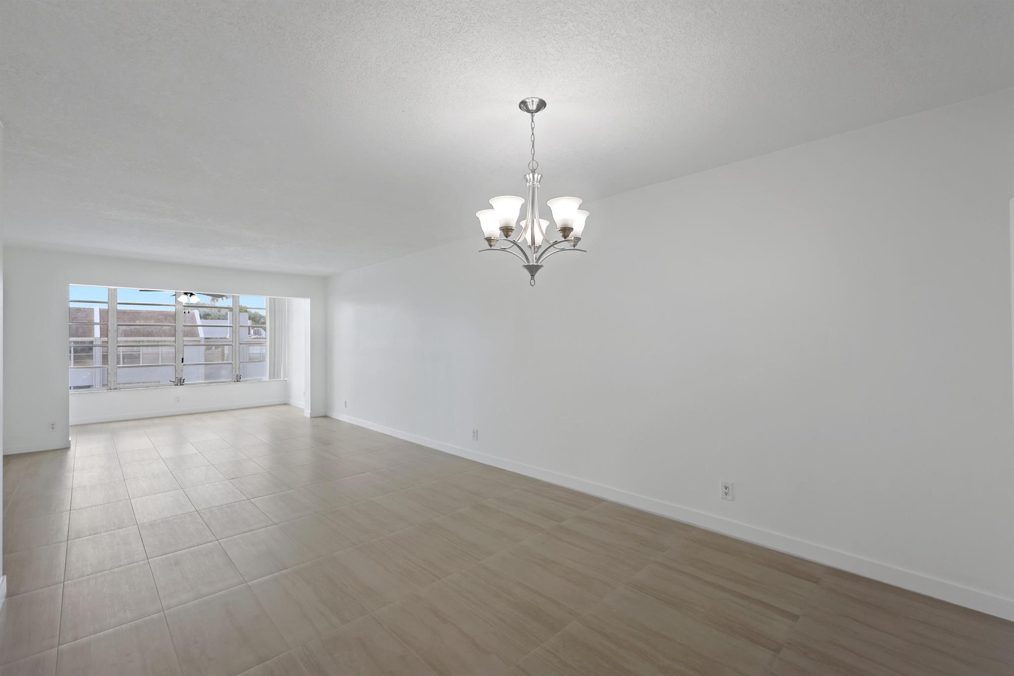 Spacious 2 bedroom condo with Washer & Dryer inside unit! Located near I-95, Downtown Delray, shopping, and in A rated school zones.Neat, clean and bright!