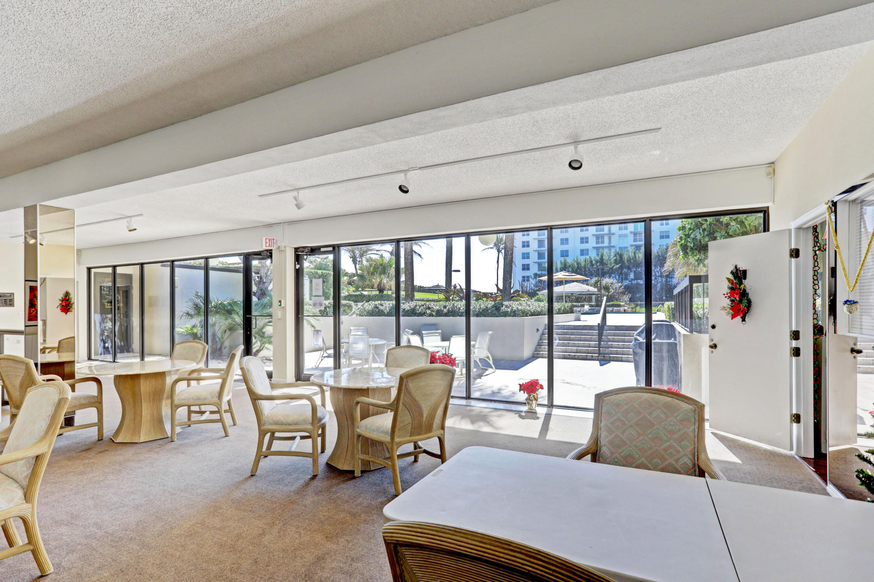 HALCYON OF PALM BEACH - Residential