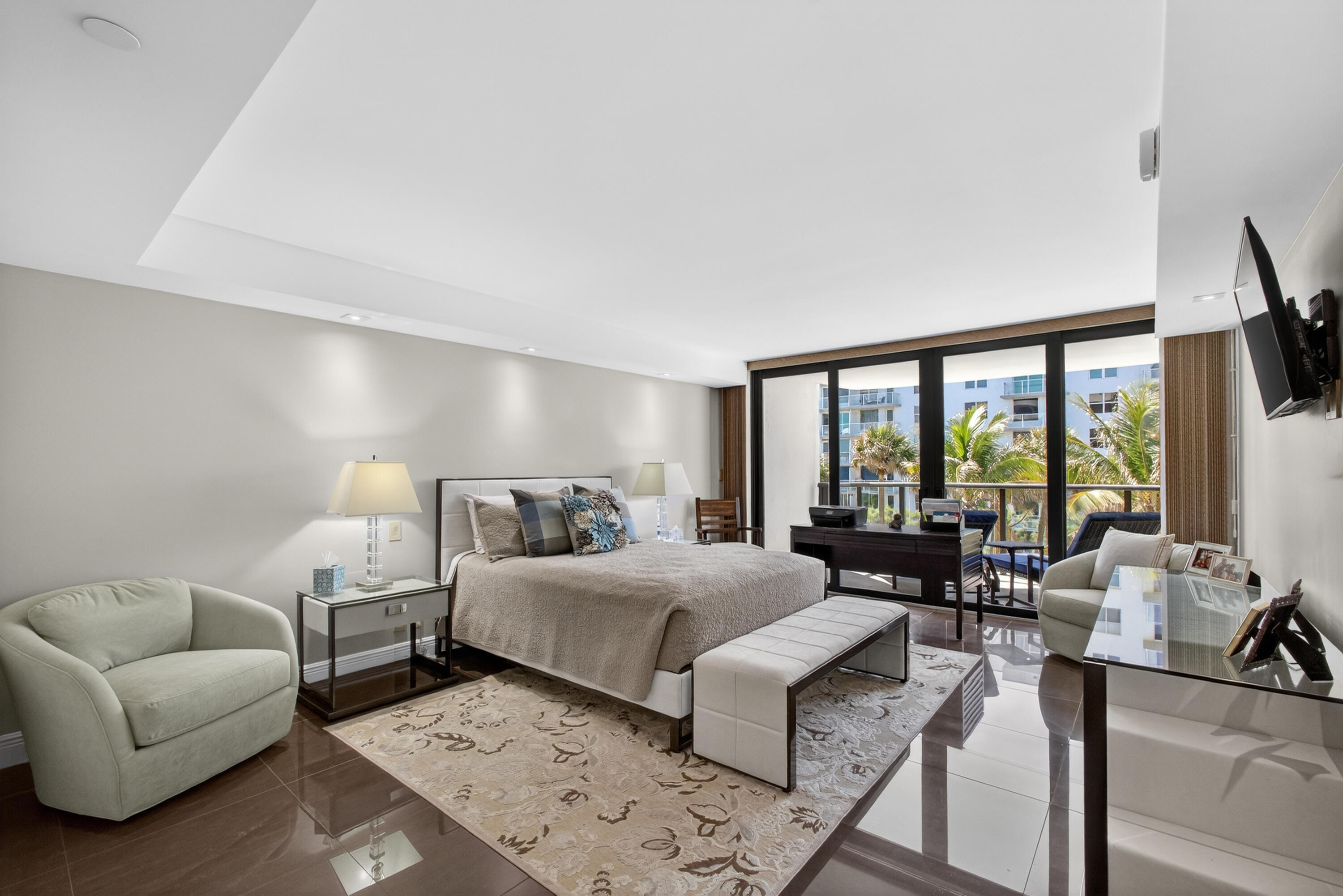 HALCYON OF PALM BEACH - Residential