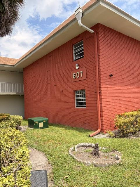 607 S State Rd 7 1g