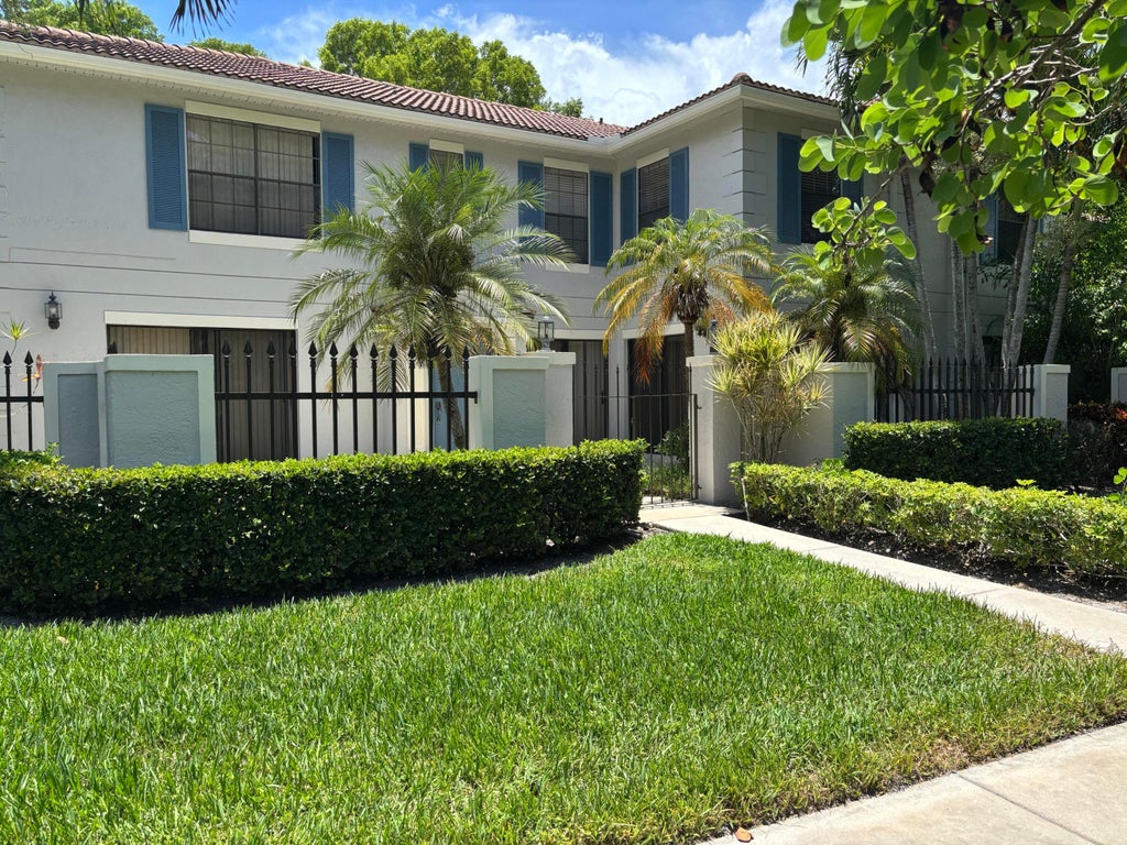Photo of 352 Prestwick Circle #1, Palm Beach Gardens, FL 33418 (MLS # R11107145)