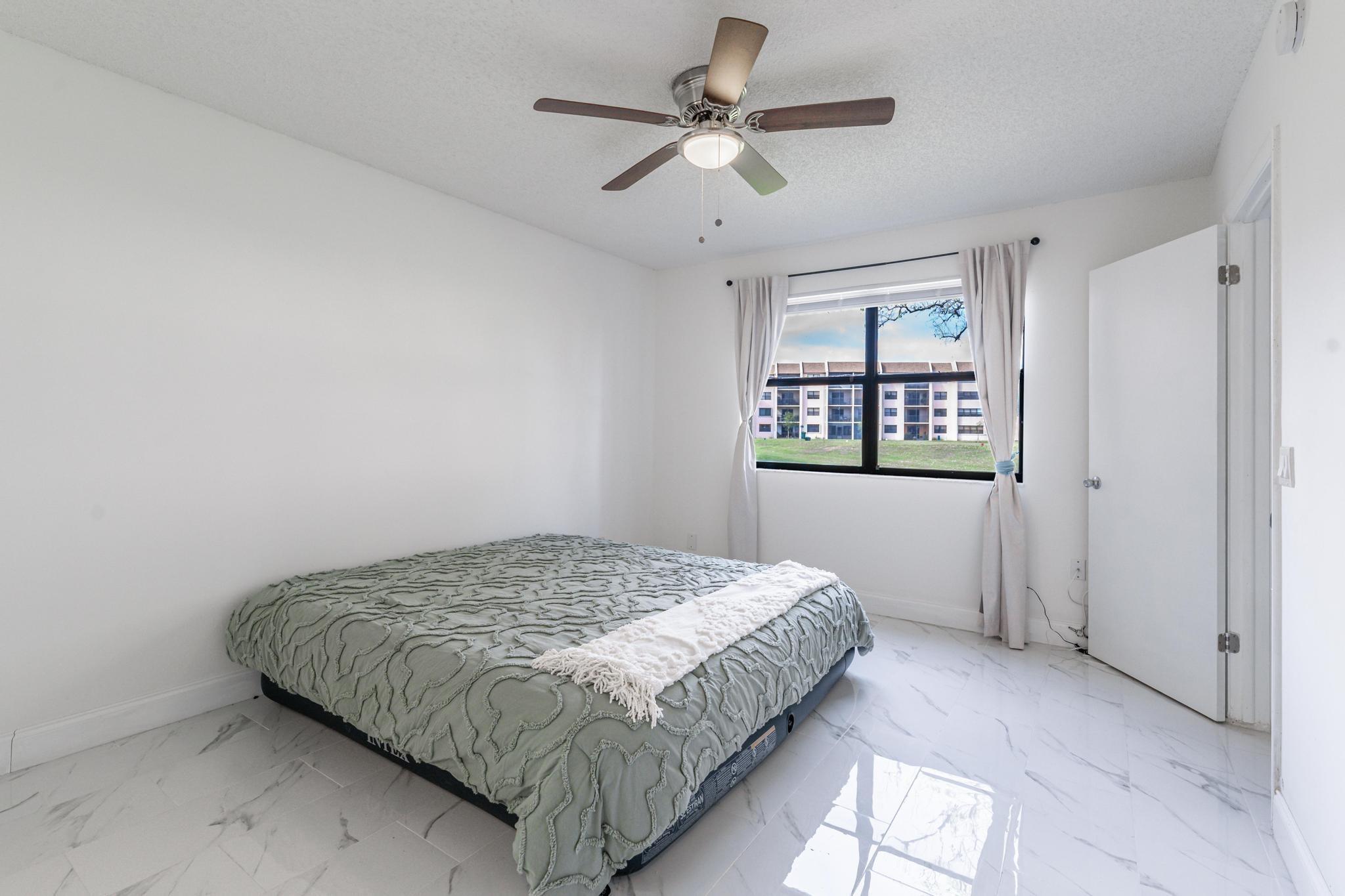 Sunrise Lakes Phase 421 - Residential