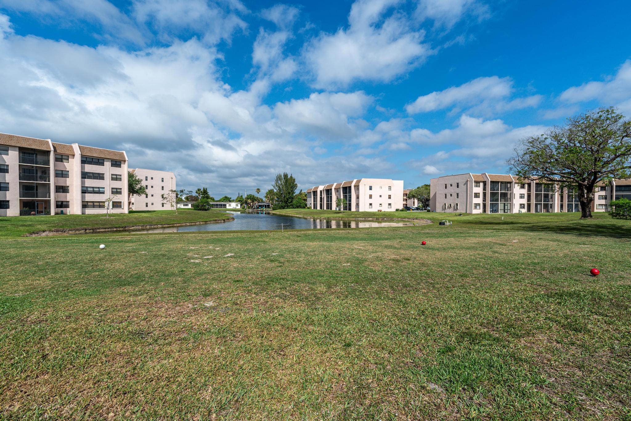 Sunrise Lakes Phase 421 - Residential