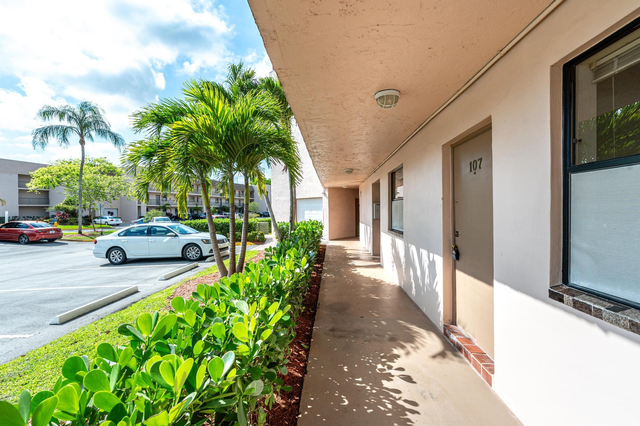 Sunrise Lakes Phase 421 - Residential