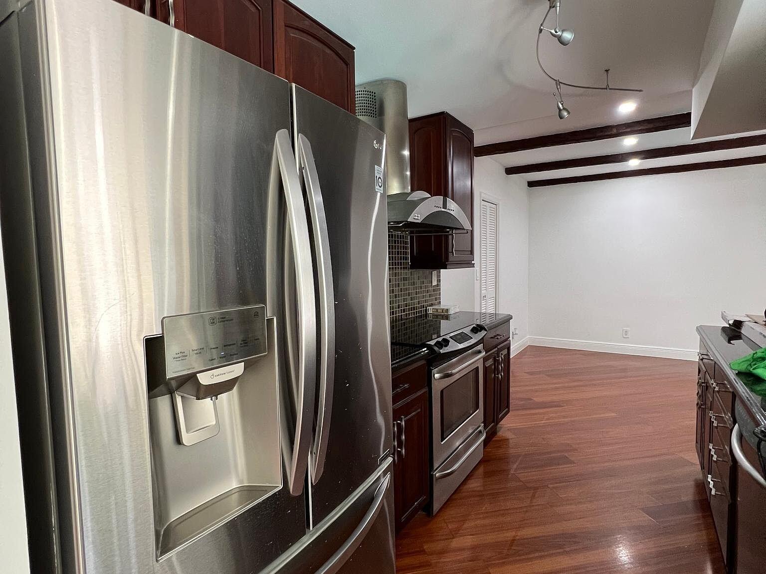 BOCA RATON SQUARE TERRACE - Residential Lease