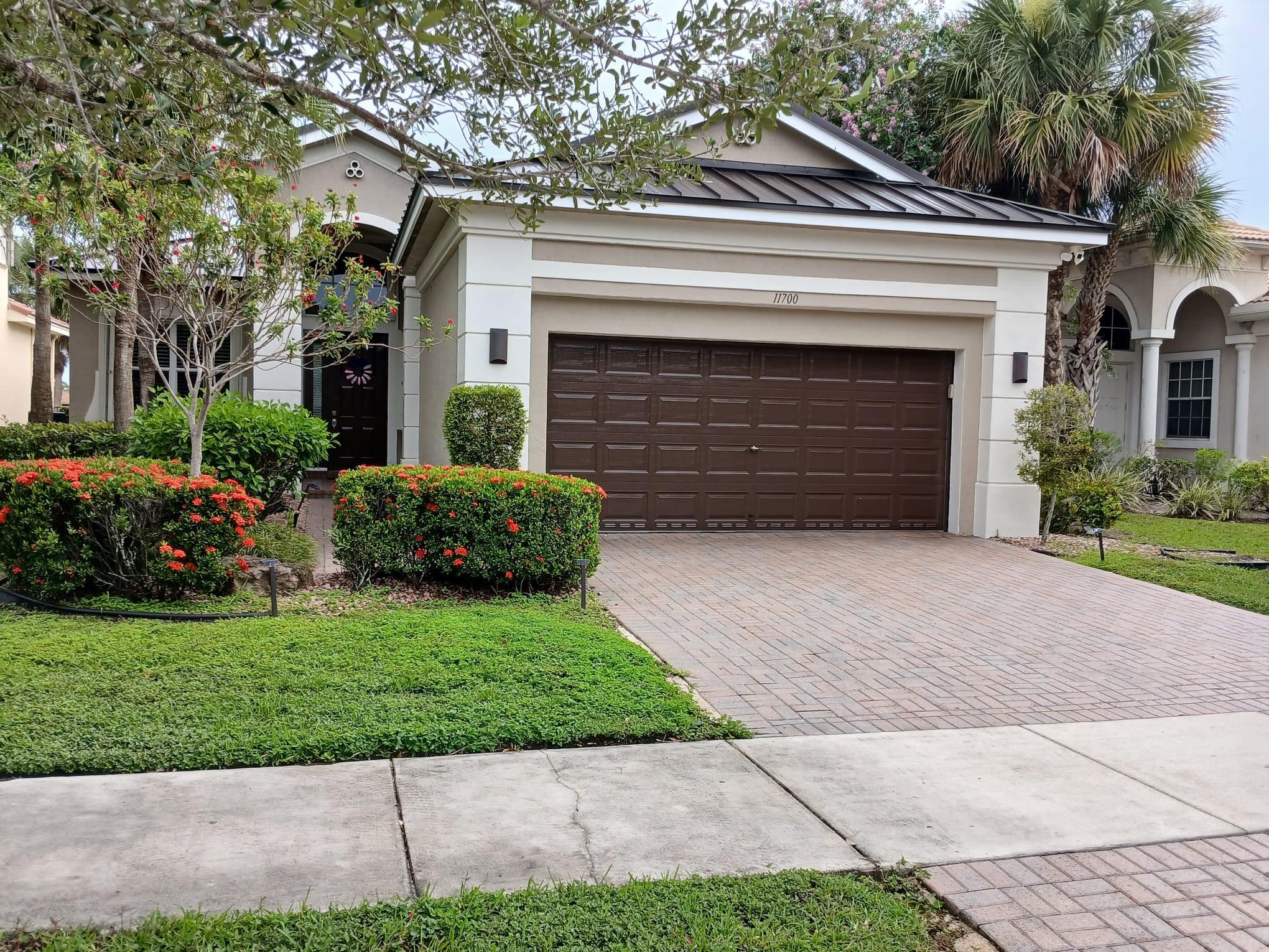 11700 NW 71st Pl