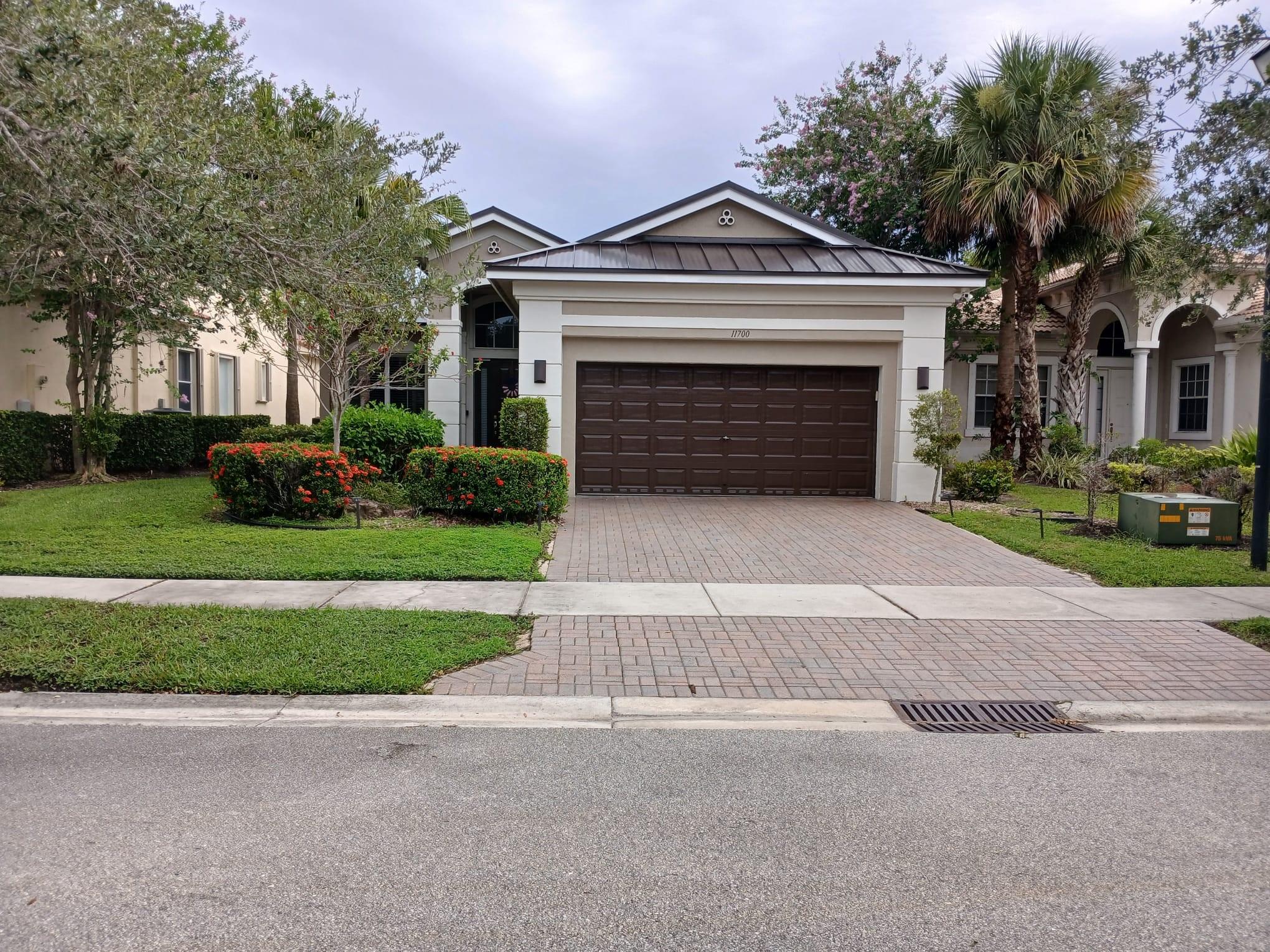 11700 NW 71st Pl