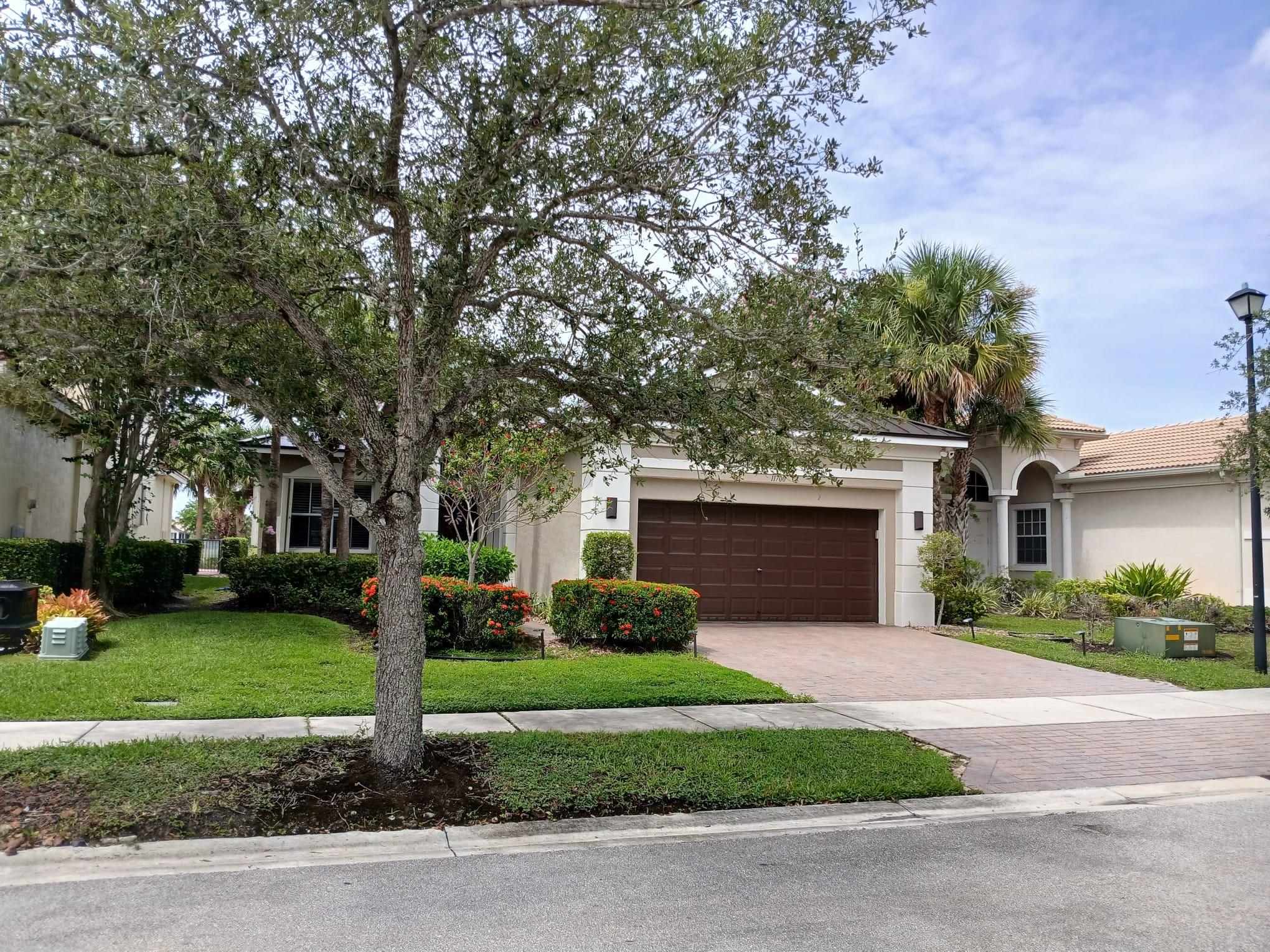 11700 NW 71st Pl