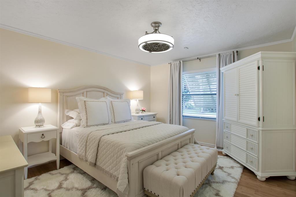 PADDOCK PARK 2 OF WELLINGTON - Residential