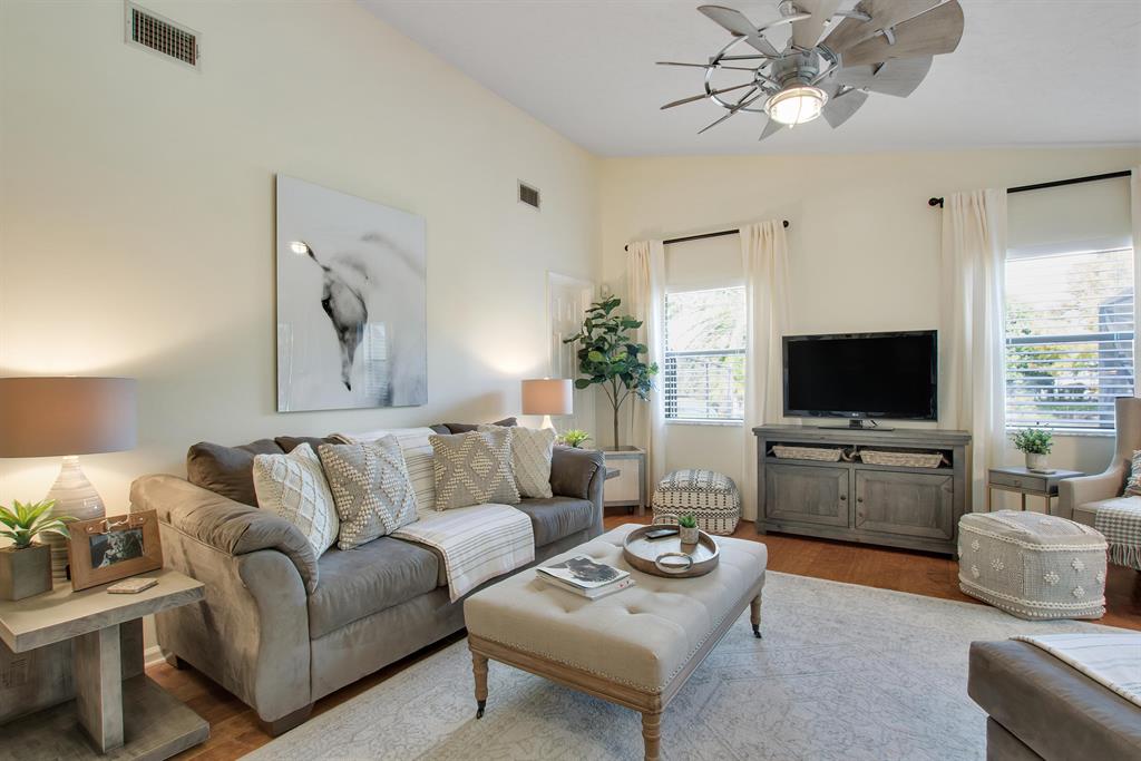 PADDOCK PARK 2 OF WELLINGTON - Residential