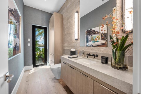 Tiny photo for 2961 NE 27TH Avenue, Lighthouse Point, FL 33064 (MLS # B26085133)