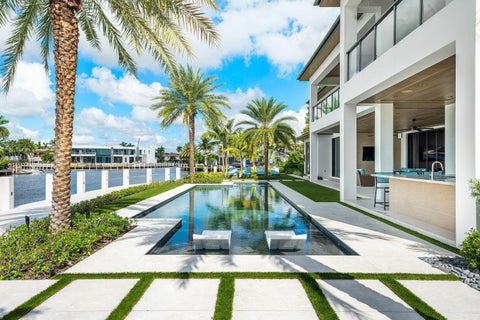 Tiny photo for 2961 NE 27TH Avenue, Lighthouse Point, FL 33064 (MLS # B26085133)