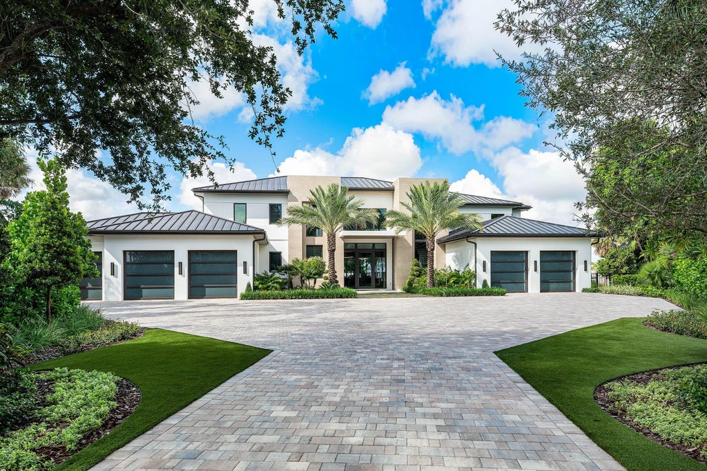 Photo of 2961 NE 27TH Avenue, Lighthouse Point, FL 33064 (MLS # B26085133)