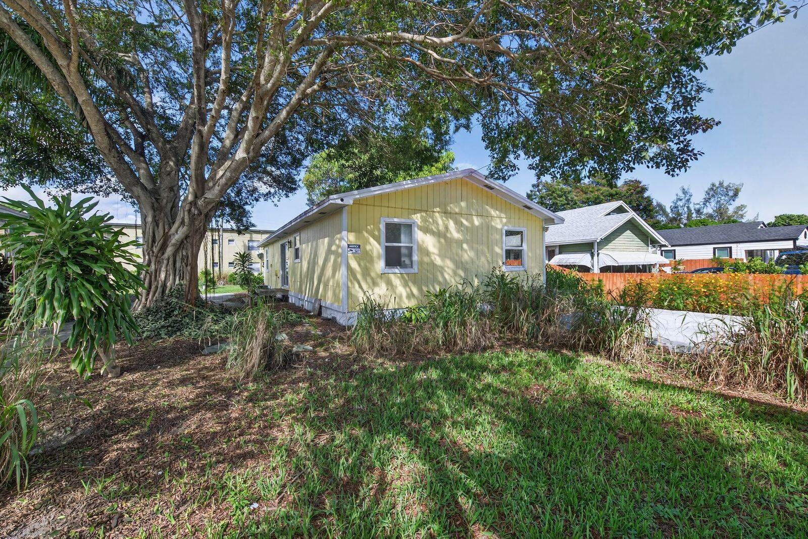 SAXONS SUB IN NE1/4 - Residential
