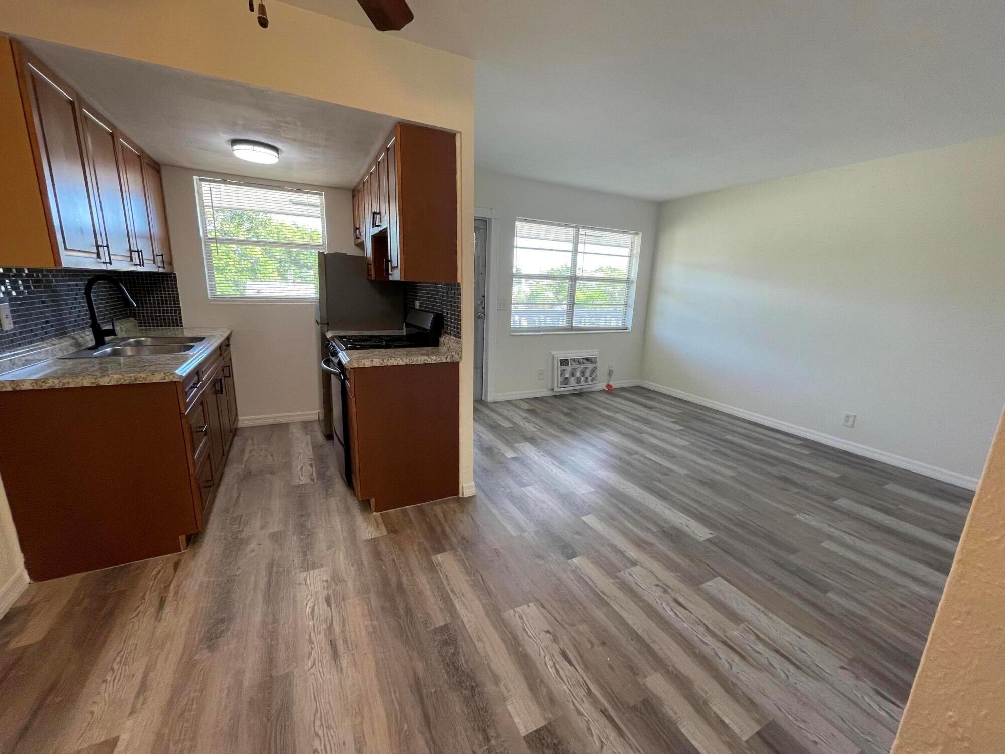 201 S J Street 9