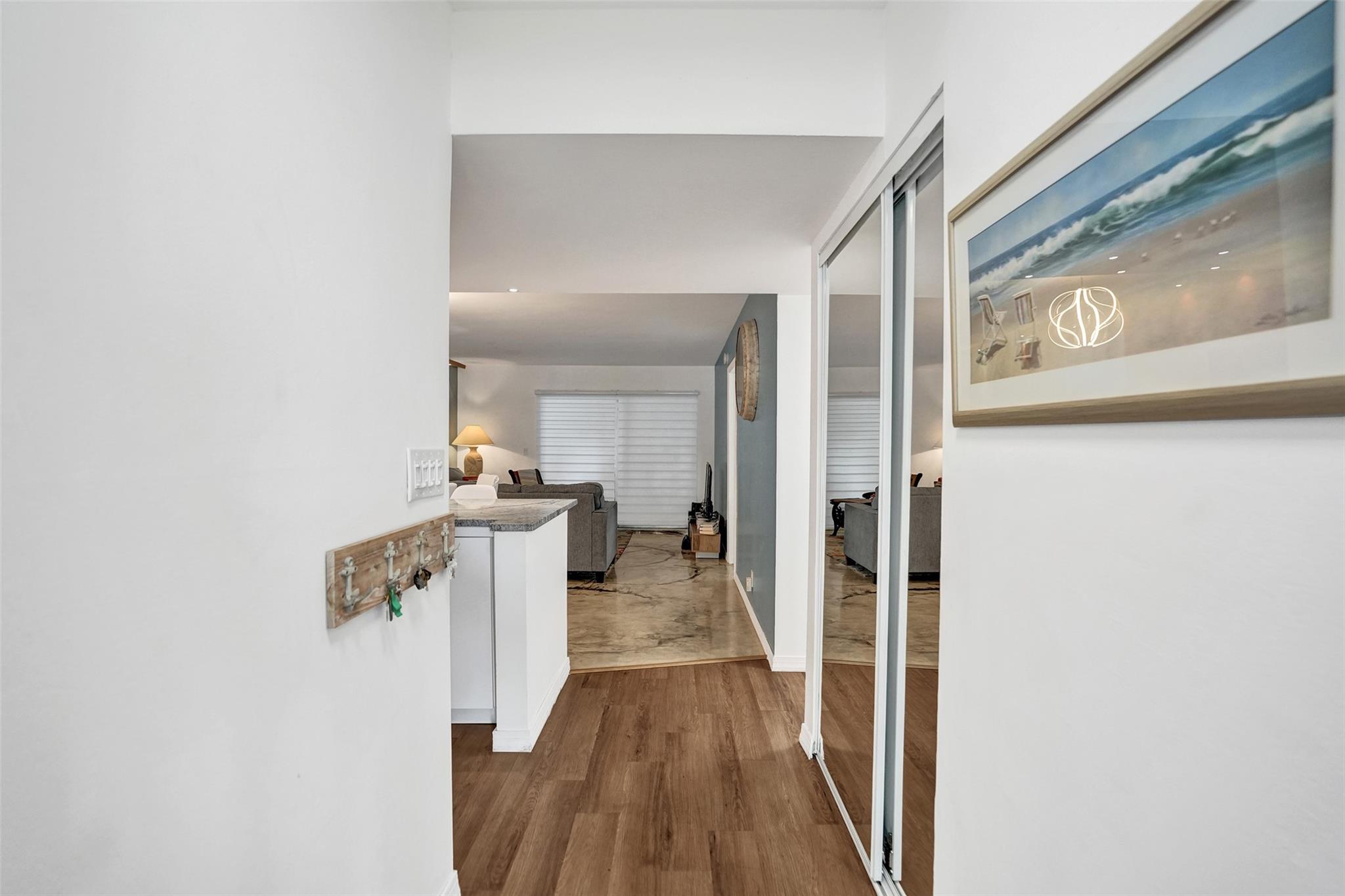 LAUDERDALE OAKS - Residential