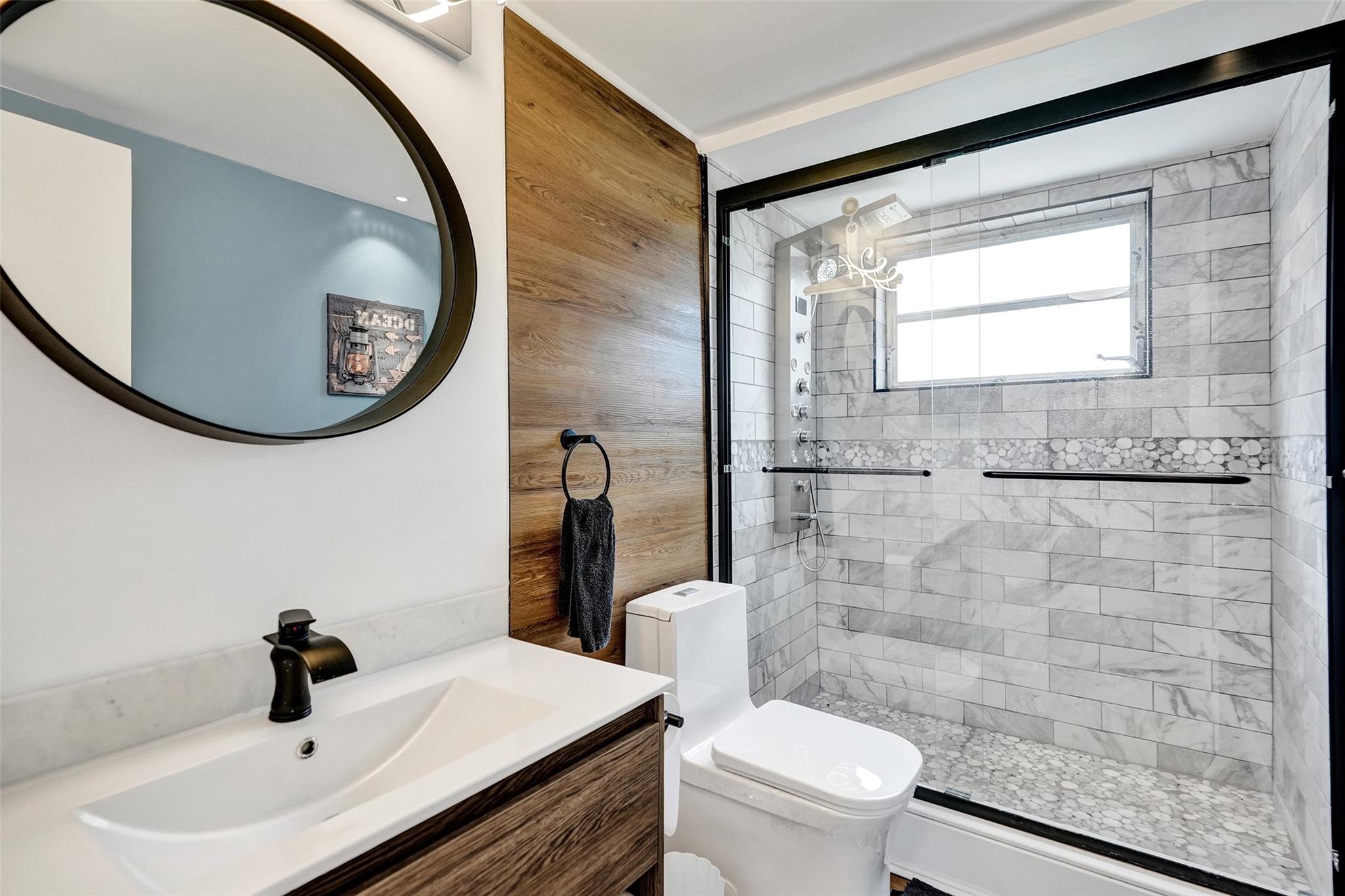 LAUDERDALE OAKS - Residential