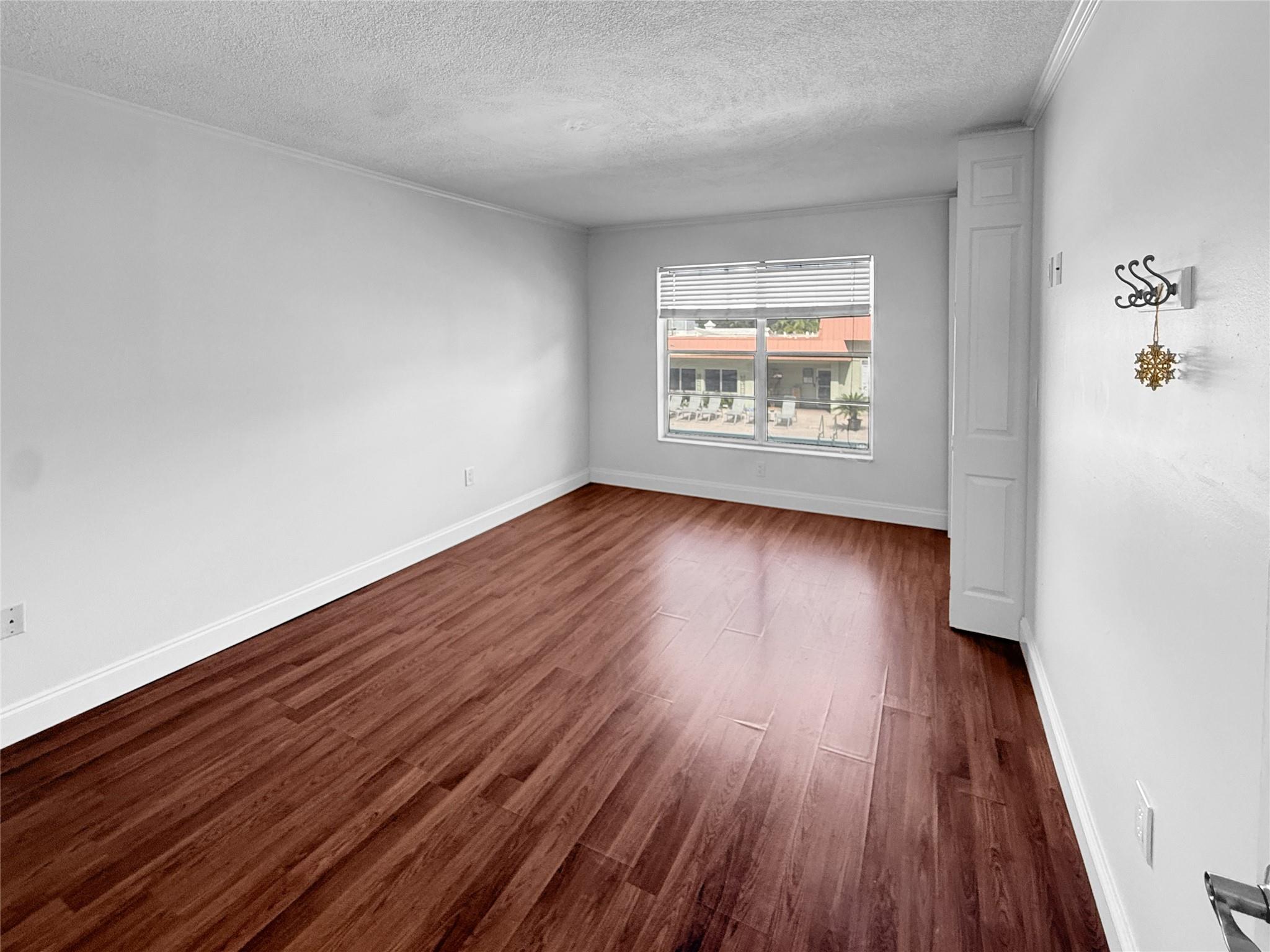 RACQUET CLUB - Residential Lease
