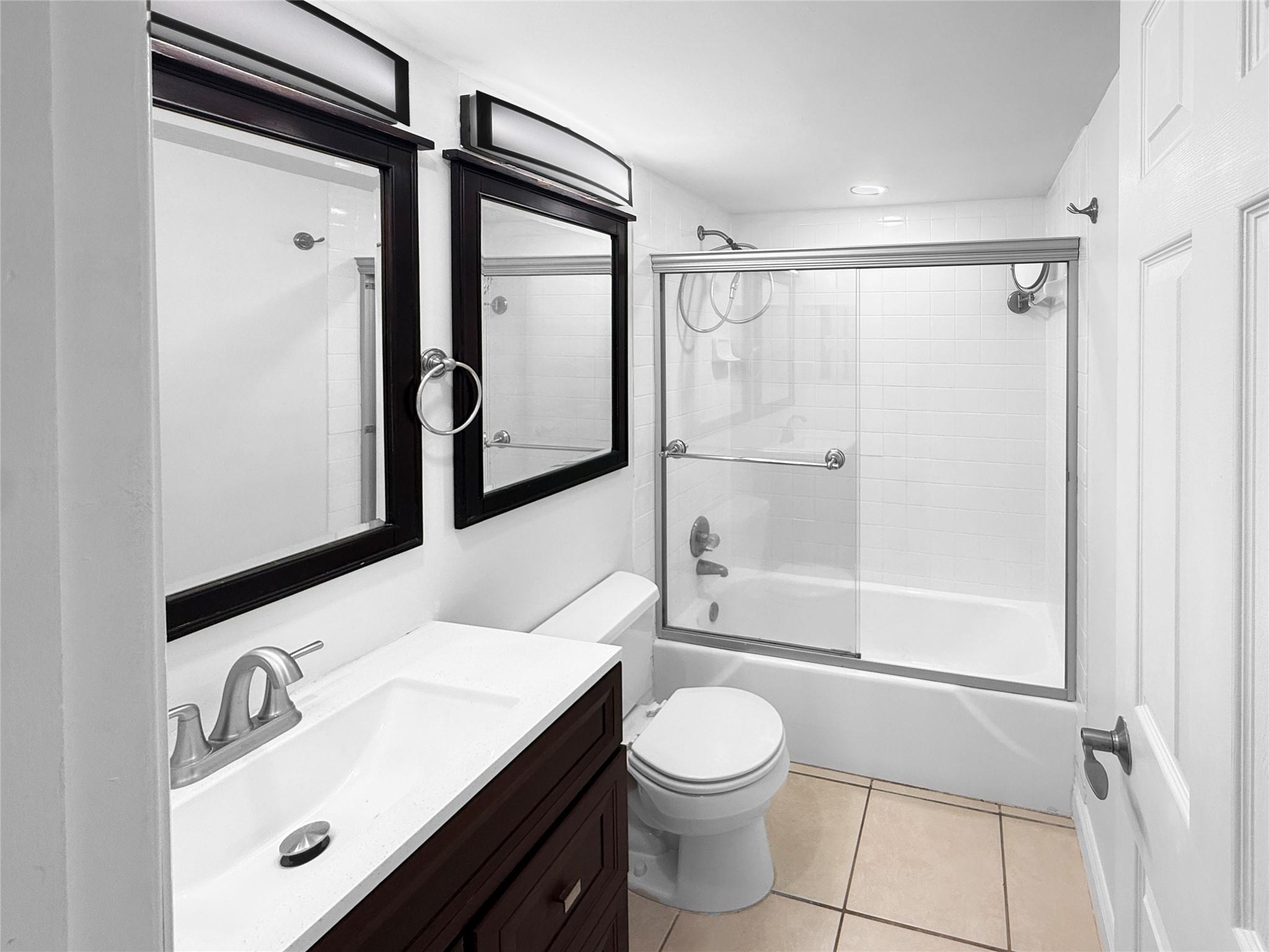 RACQUET CLUB - Residential Lease