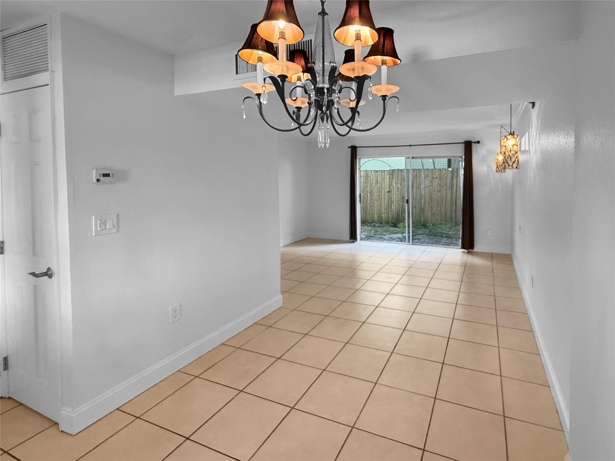 RACQUET CLUB - Residential Lease