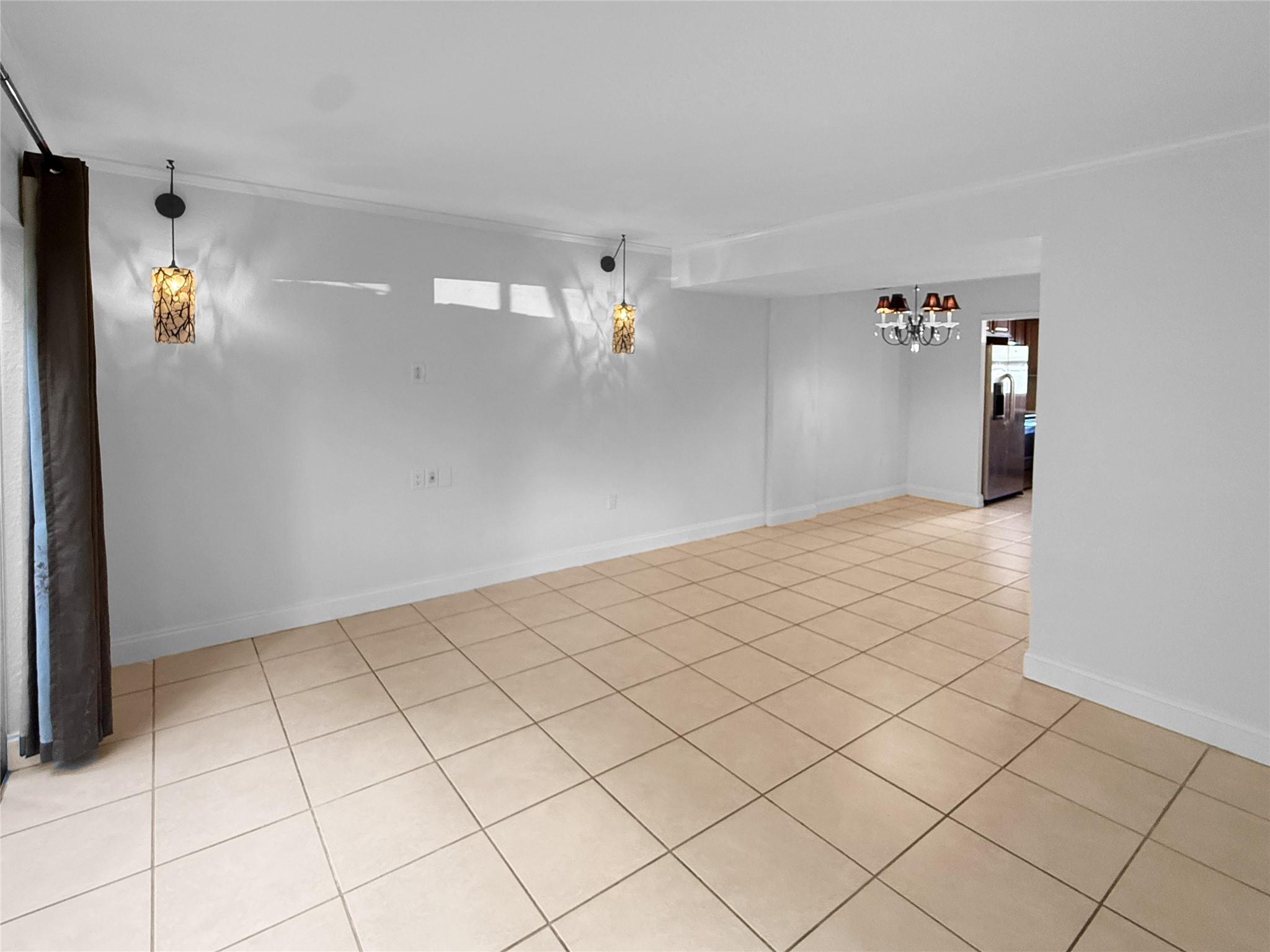 RACQUET CLUB - Residential Lease