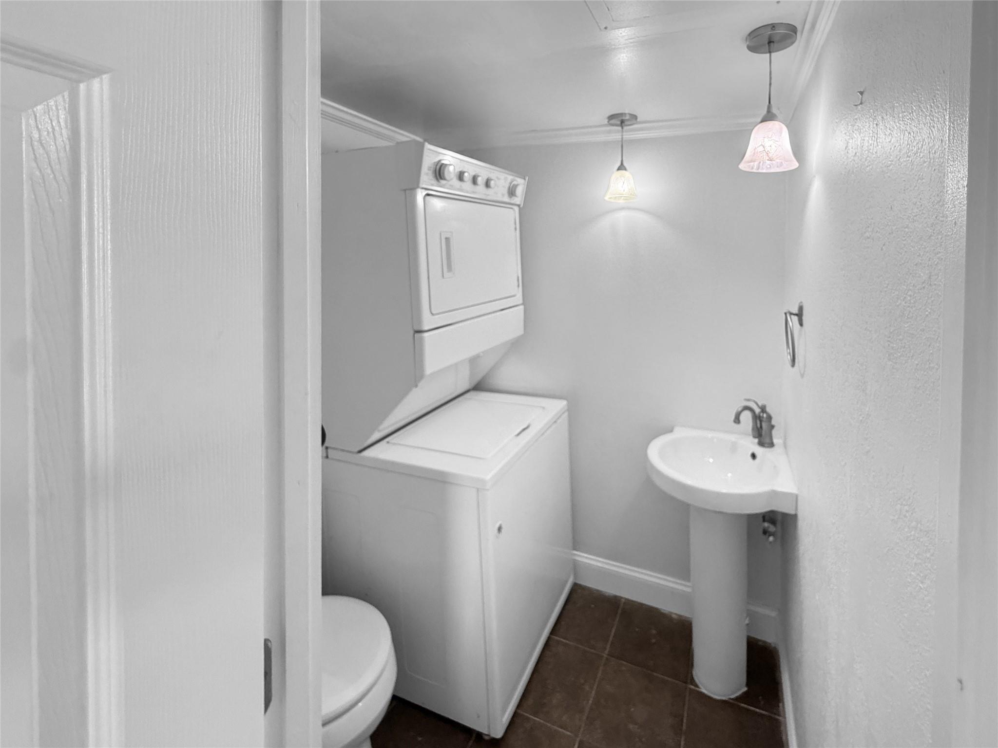 RACQUET CLUB - Residential Lease