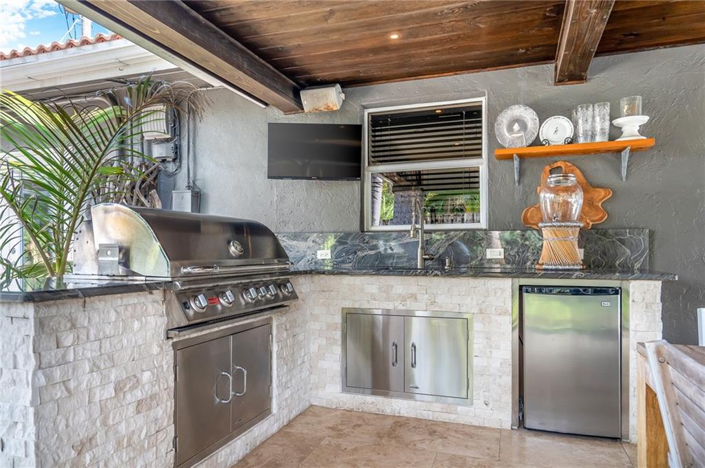 Coral Woods 33-25 B - Residential