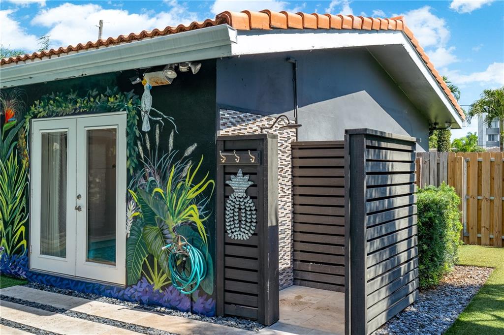 Coral Woods 33-25 B - Residential