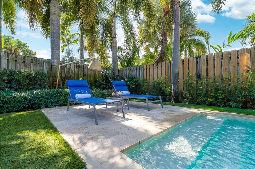 Coral Woods 33-25 B - Residential