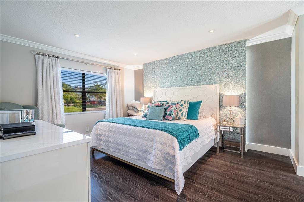 Coral Woods 33-25 B - Residential