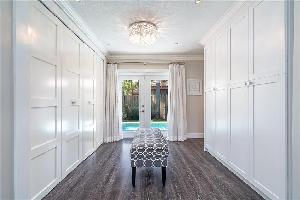 Coral Woods 33-25 B - Residential