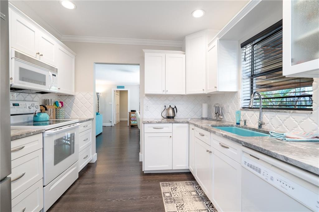 Coral Woods 33-25 B - Residential