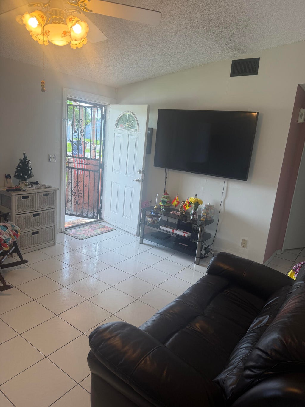 Photo of 1304 Donwoods Lane, Royal Palm Beach, FL 33411 (MLS # B26050540)