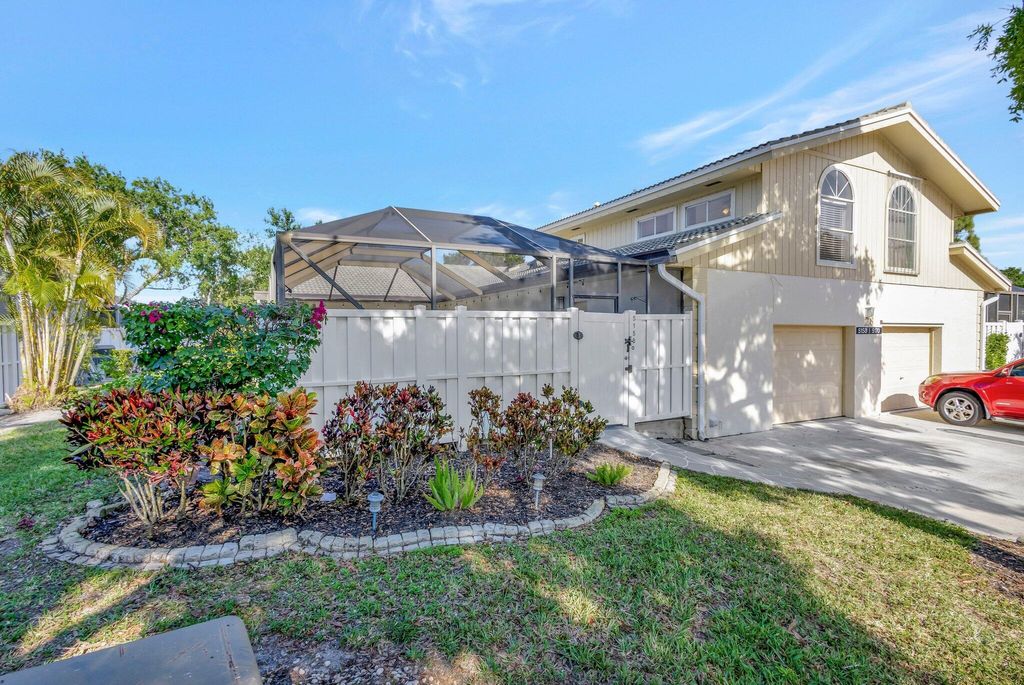 Photo of 5158 Woodruff Lane, Palm Beach Gardens, FL 33418 (MLS # R10970817)