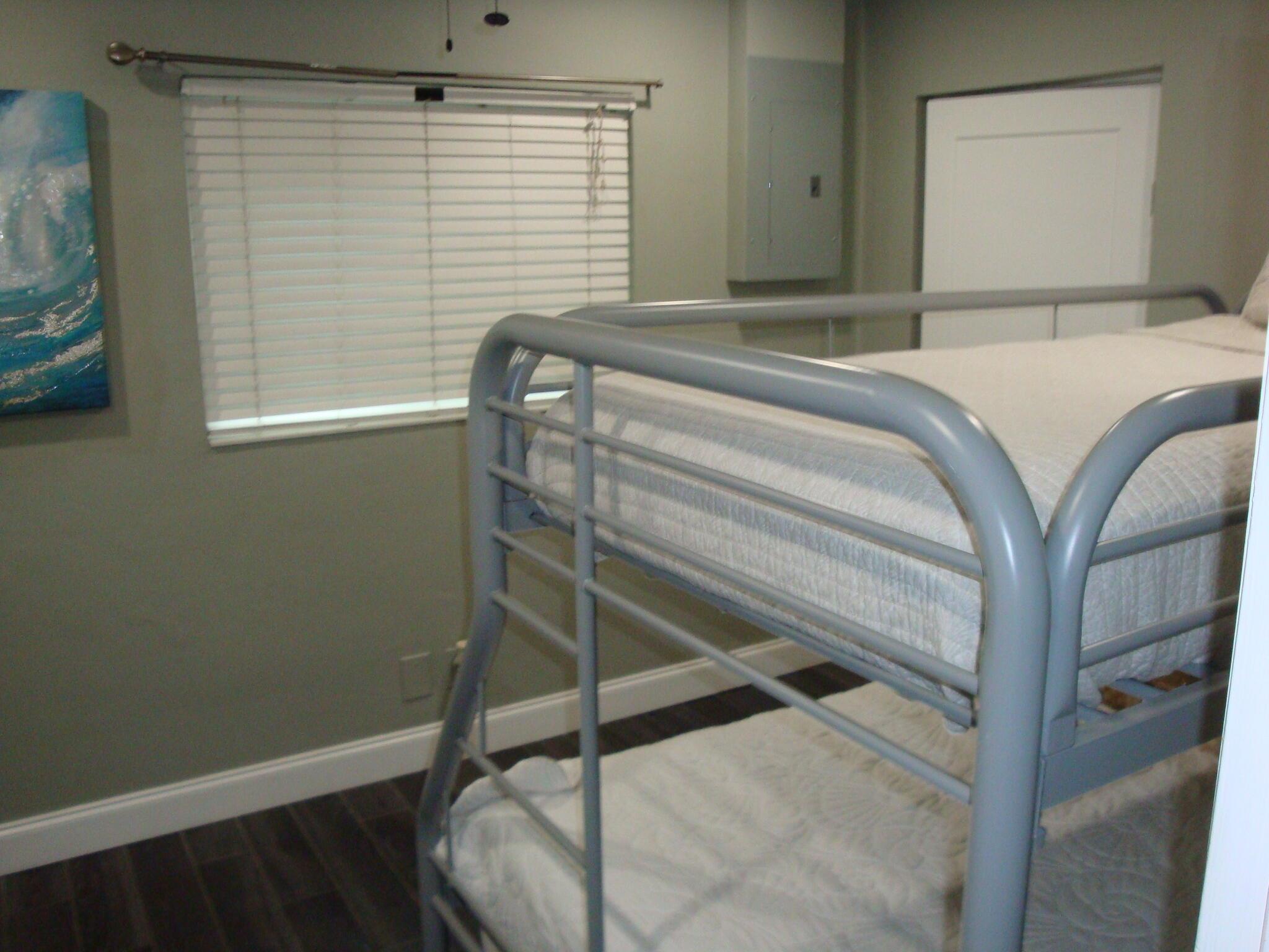 NORTH ANDREWS GARDENS FIR - Residential Lease