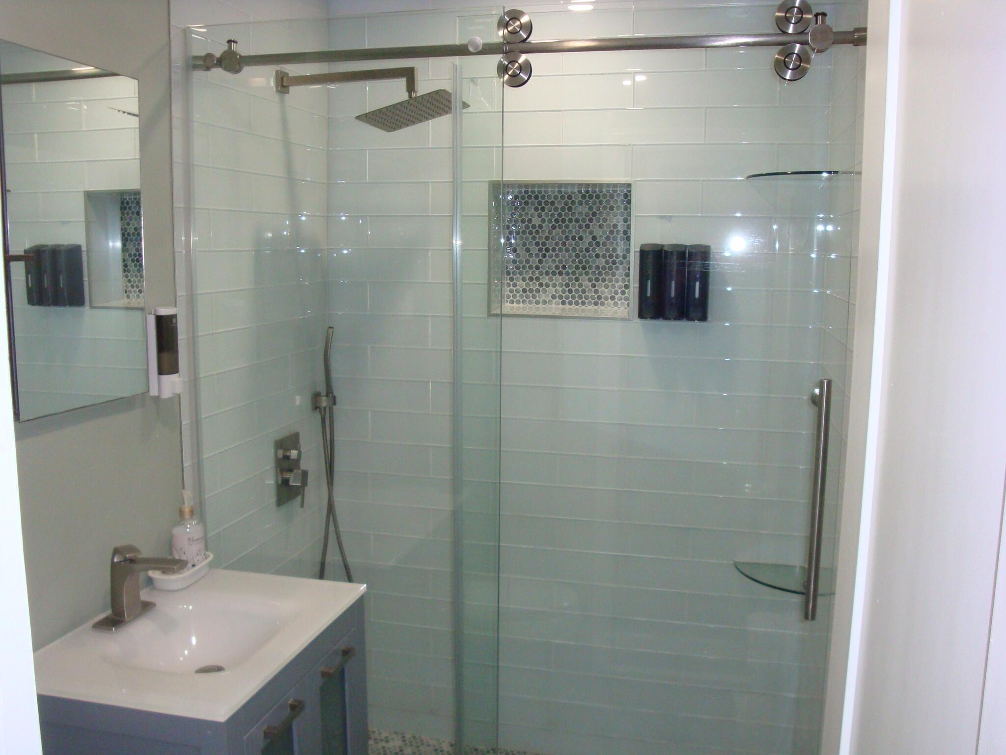 NORTH ANDREWS GARDENS FIR - Residential Lease