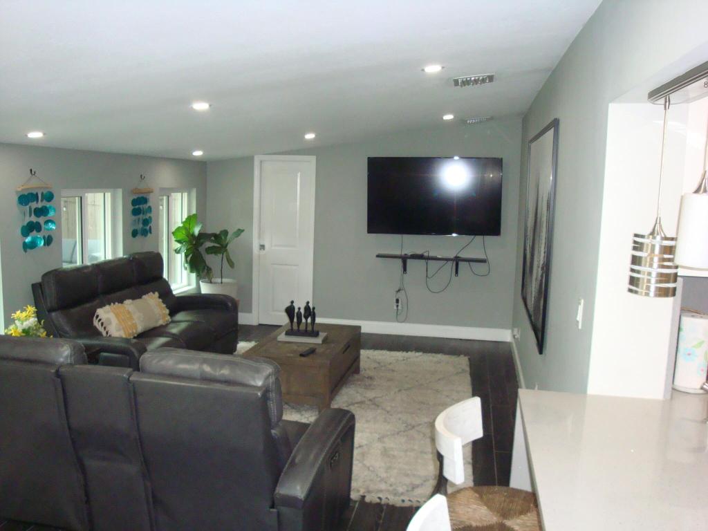 NORTH ANDREWS GARDENS FIRST ADD - Residential Lease