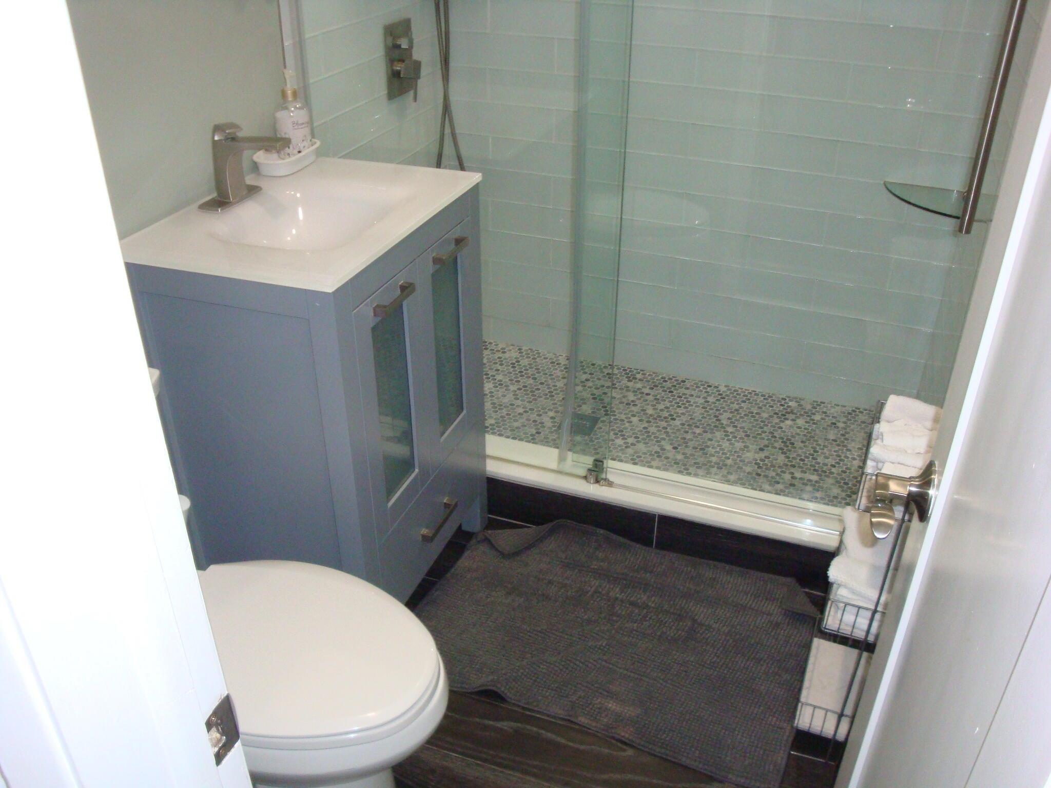 NORTH ANDREWS GARDENS FIR - Residential Lease