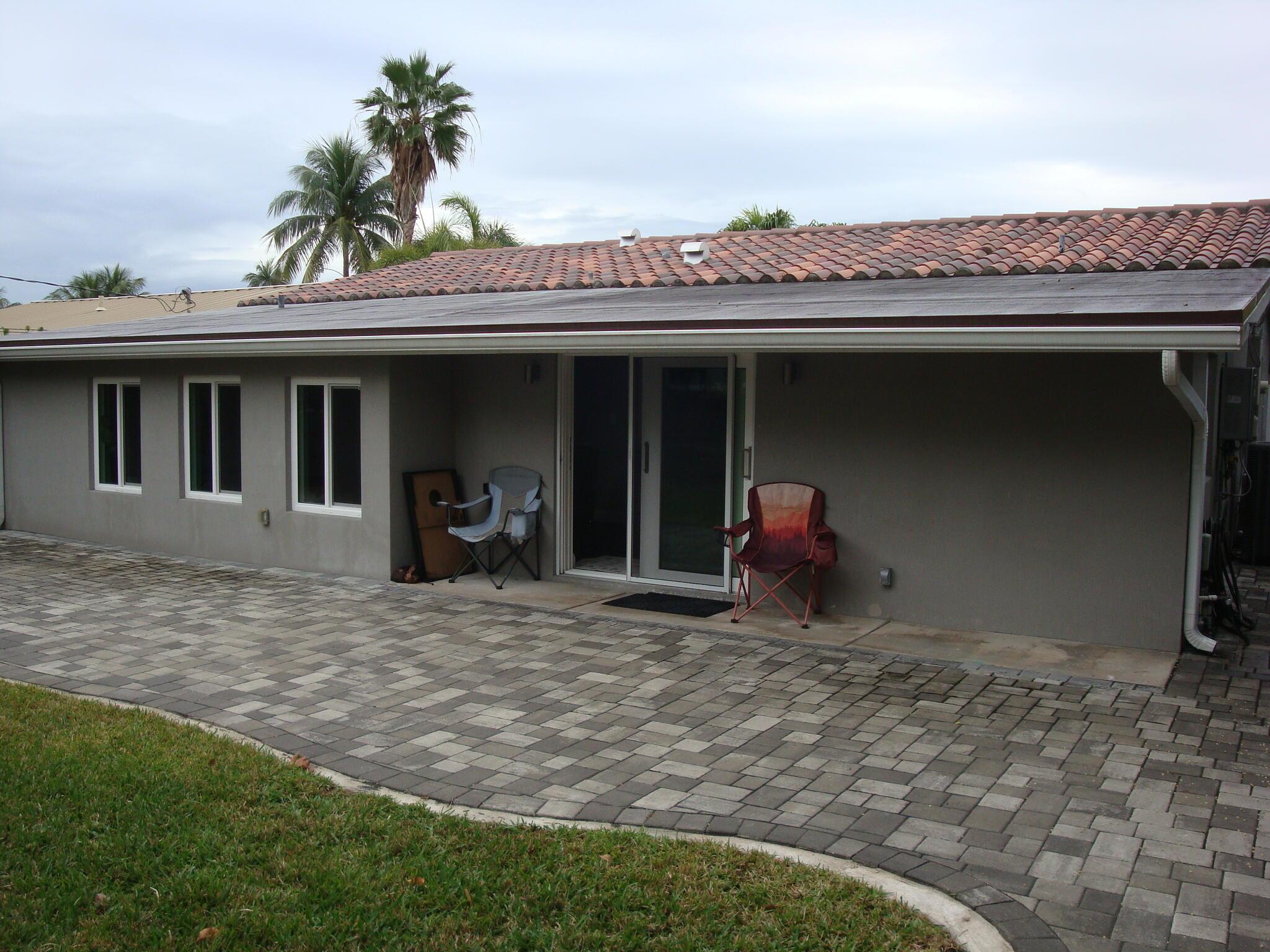 NORTH ANDREWS GARDENS FIR - Residential Lease