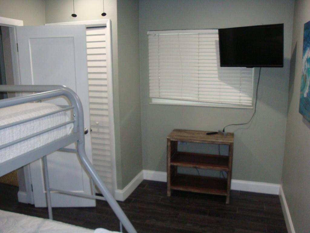 NORTH ANDREWS GARDENS FIRST ADD - Residential Lease