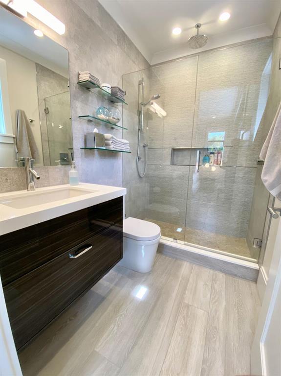 VINTAGE PLACE - Residential