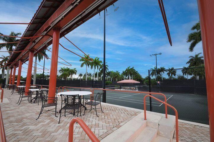 VINTAGE PLACE - Residential