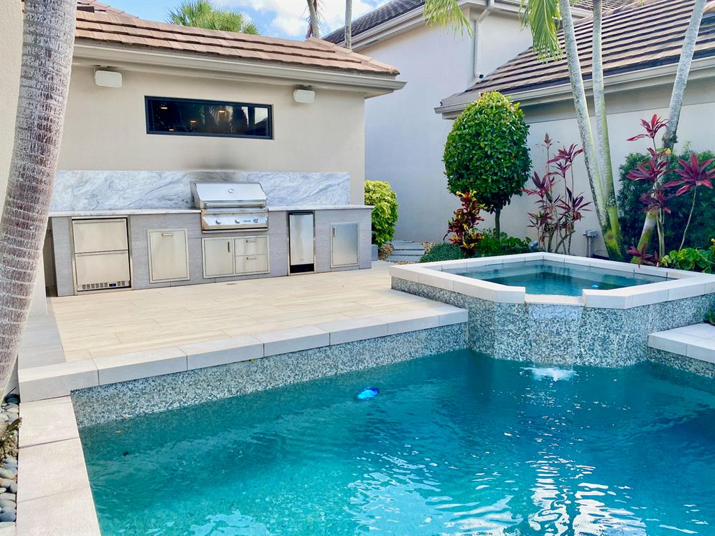 VINTAGE PLACE - Residential