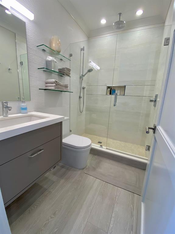 VINTAGE PLACE - Residential